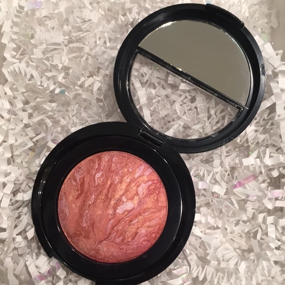Laura Geller Other - ♣️3/25$ LAURA GELLER Baked blush-n-brighten
